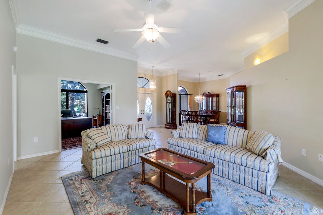 4896 Shearwater Ln, Naples, FL 34119