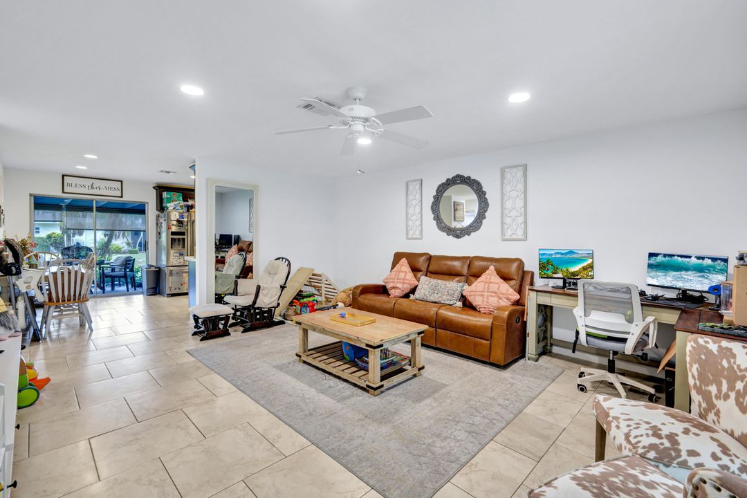 171 Crown Dr, Naples, FL 34110