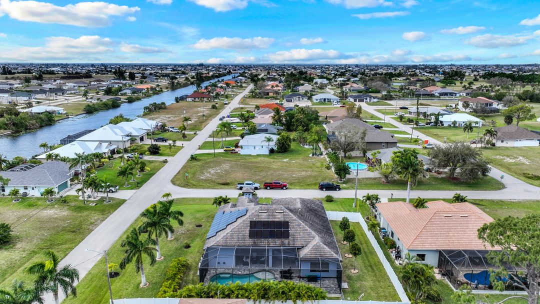 1425 NW 26th Pl, Cape Coral, FL 33993