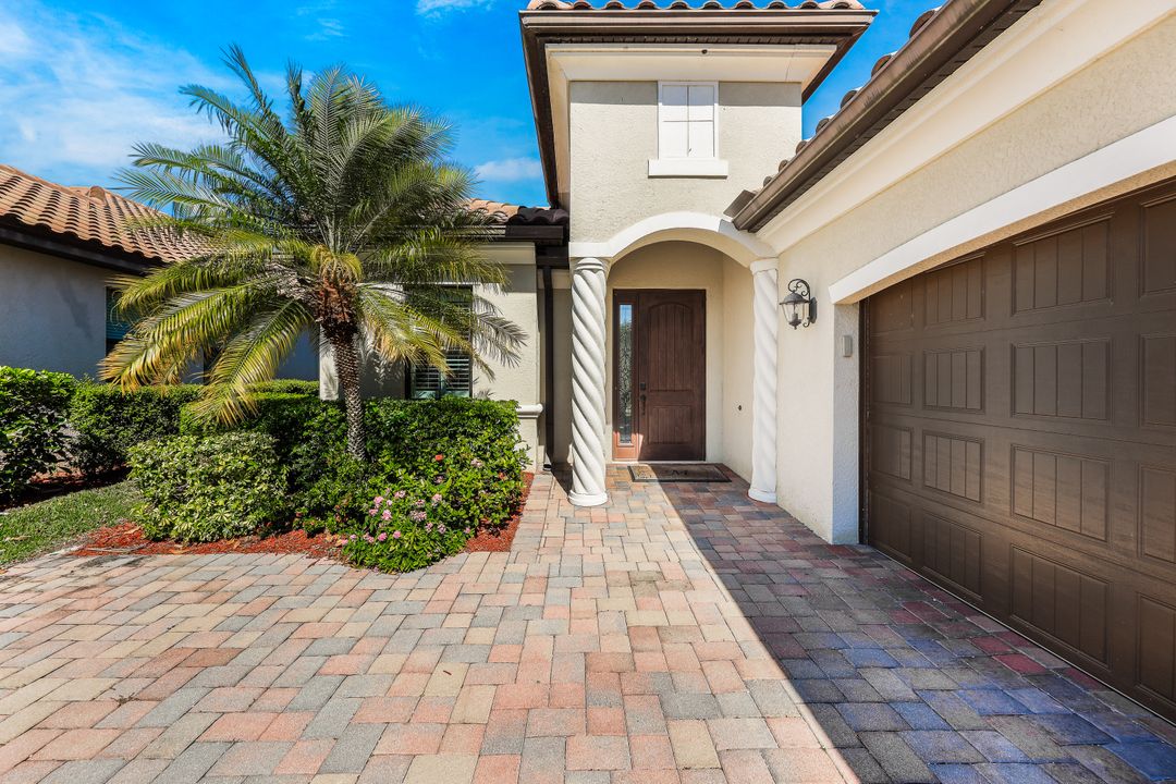 28561 Westmeath Ct, Bonita Springs, FL 34135