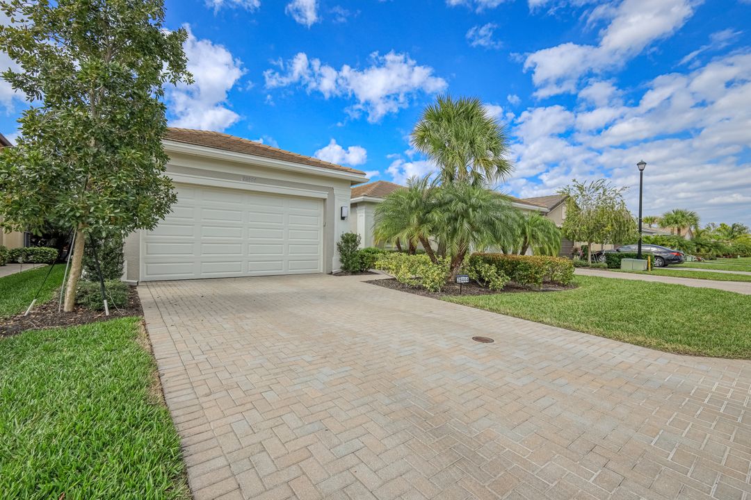 28444 Burano Dr, Bonita Springs, FL 34135