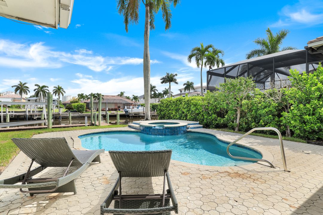 373 Egret Ave, Naples, FL 34108