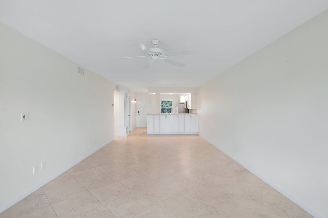 3055 Riviera Dr #306, Naples, FL 34103