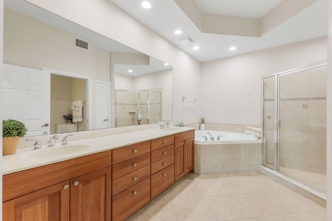 9204 Quartz Ln #101, Naples, FL 34120