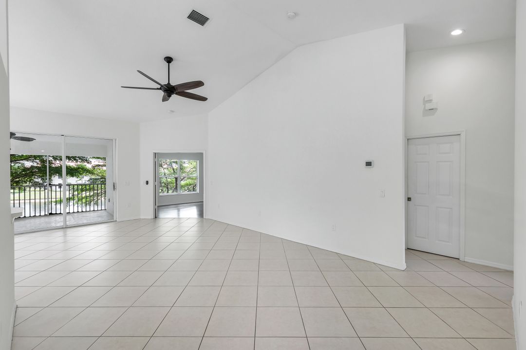 5600 Northboro Dr #201, Naples, FL 34110