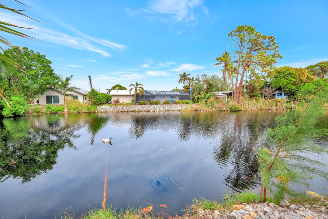 989 E Valley Dr, Bonita Springs, FL 34134