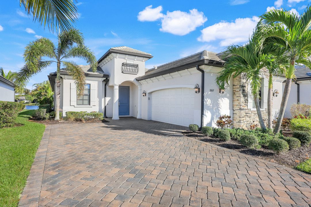 1862 Mustique St, Naples, FL 34120