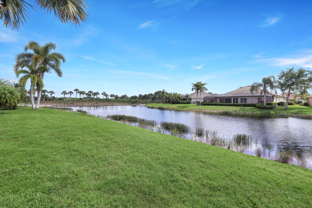 9685 Cobalt Cove Cir, Naples, FL 34120