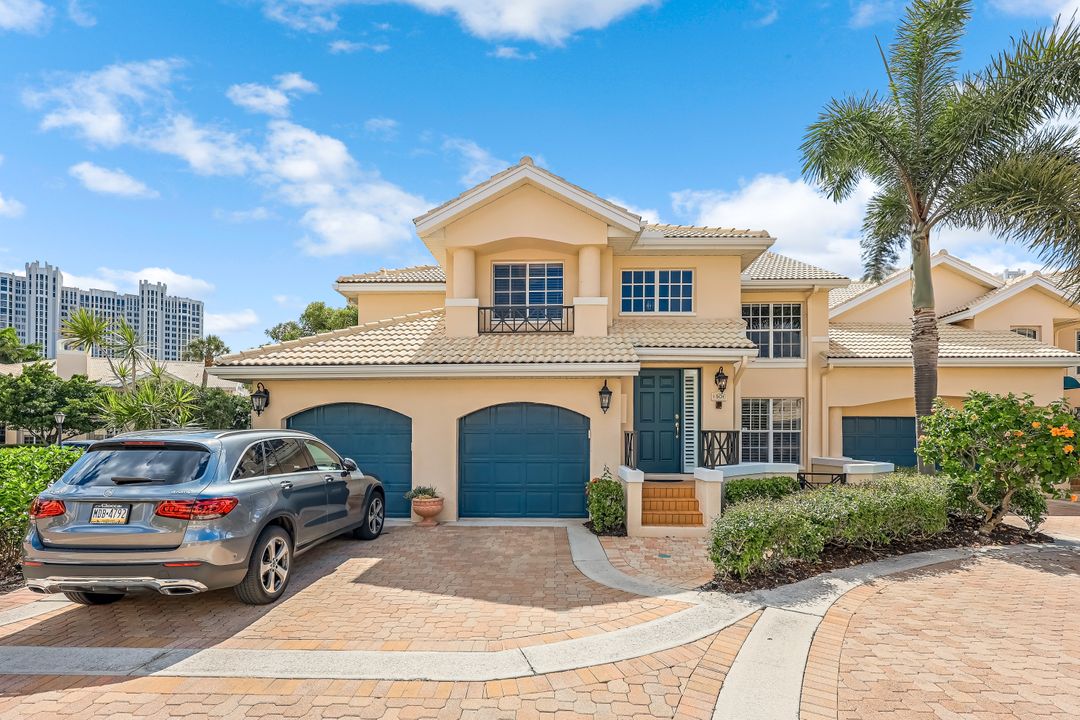 6825 San Marino Dr #501B, Naples, FL 34108