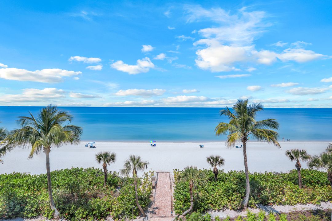 10475 Gulf Shore Dr #142, Naples, FL 34108