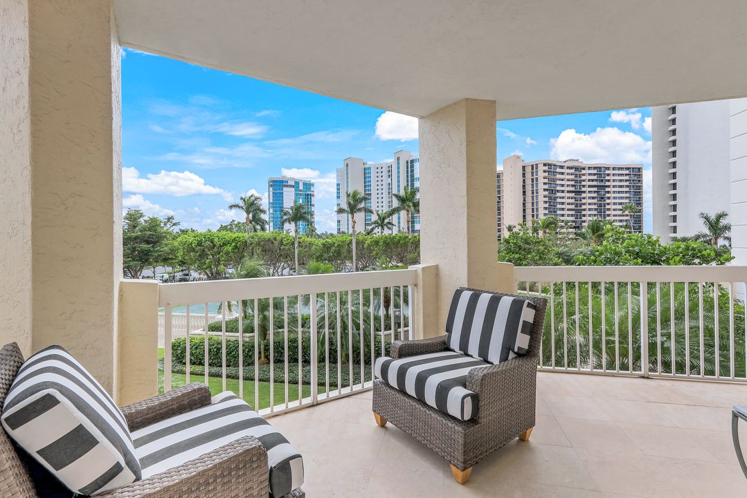 4021 Gulf Shore Blvd N  #203, Naples, FL 34103