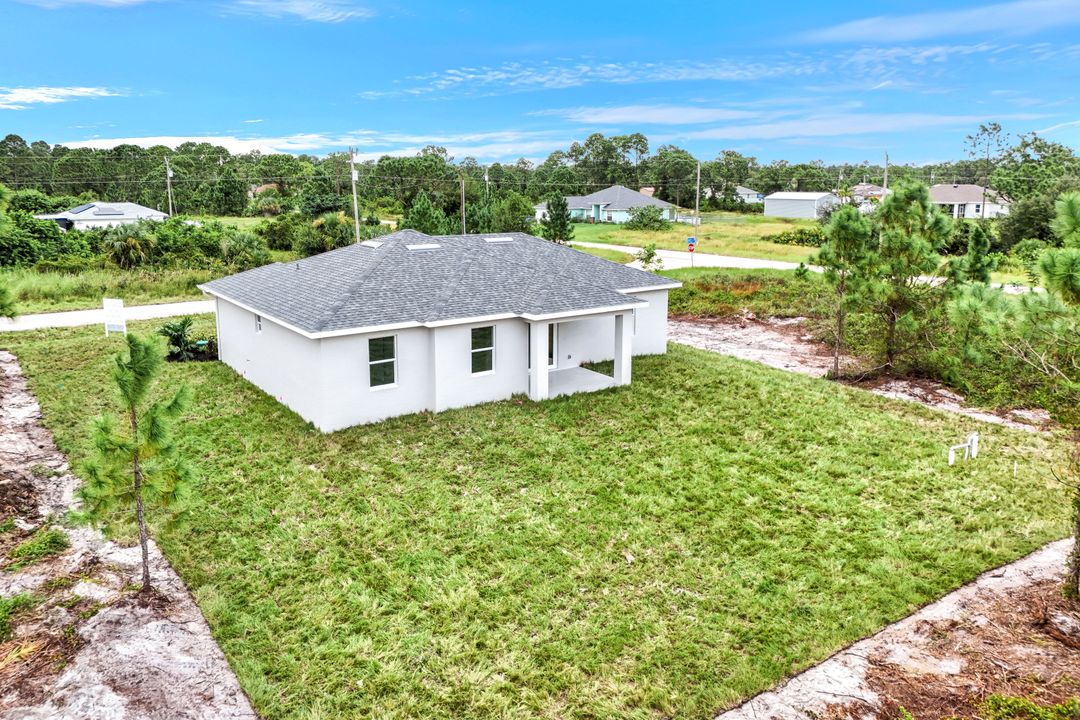 833 Da Vinci Ave S, Lehigh Acres, FL 33974