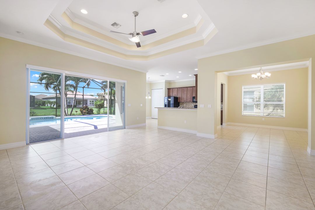 6592 Marbella Ln, Naples, FL 34105