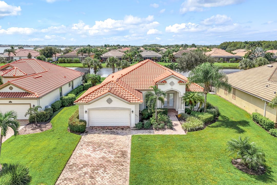 9412 Copper Rock Ct, Naples, FL 34120