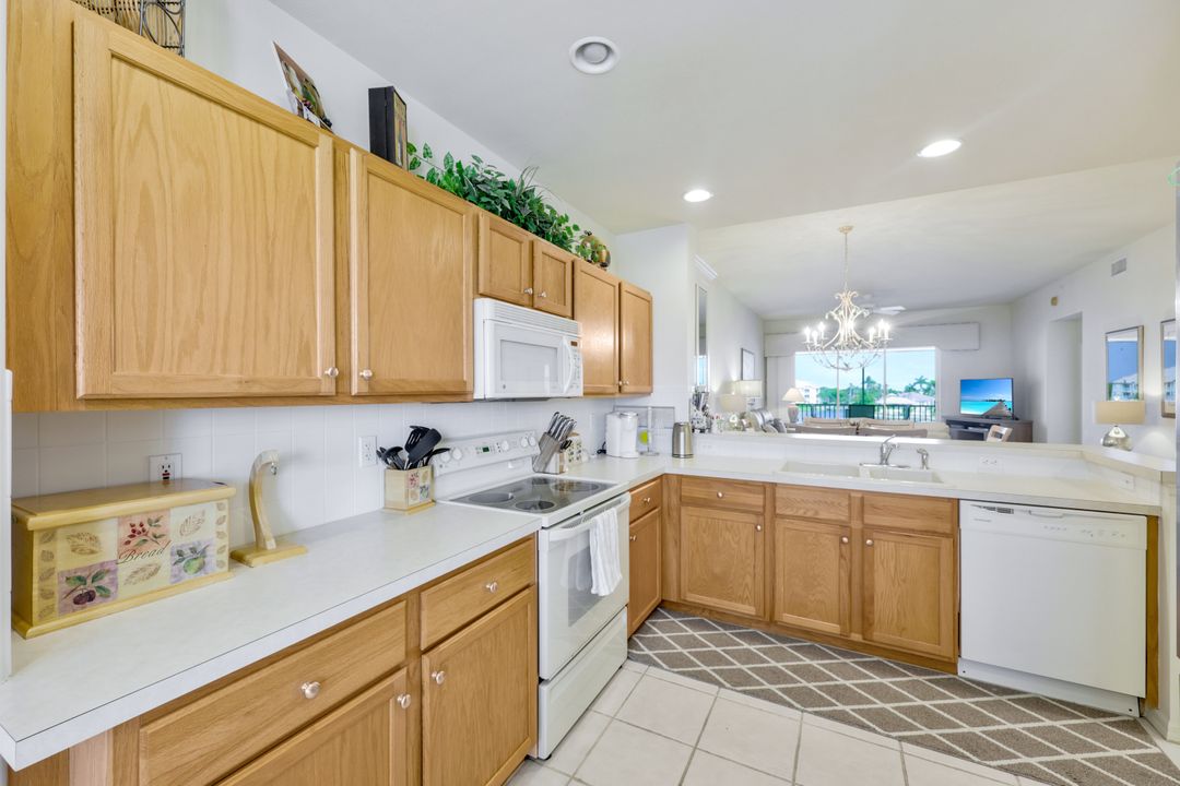 9170 Southmont Cove #306, Fort Myers, FL 33908