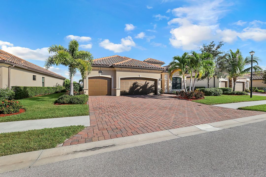 28095 Kerry Ct, Bonita Springs, FL 34135