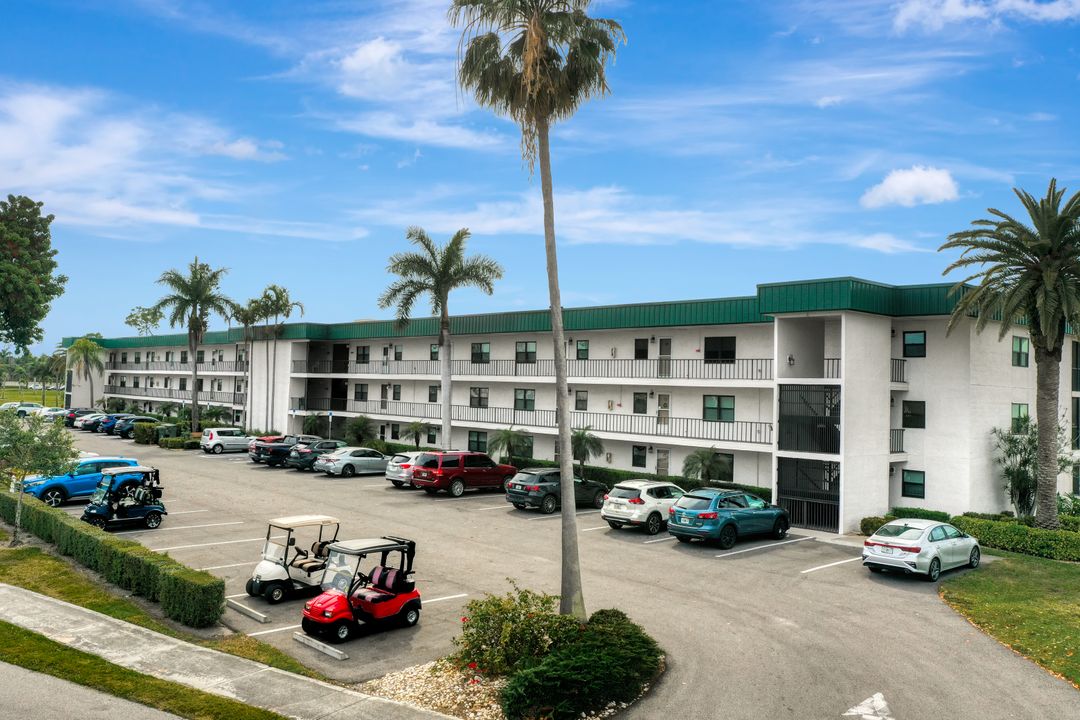 1747 Pebble Beach Dr #207, Fort Myers, FL 33907