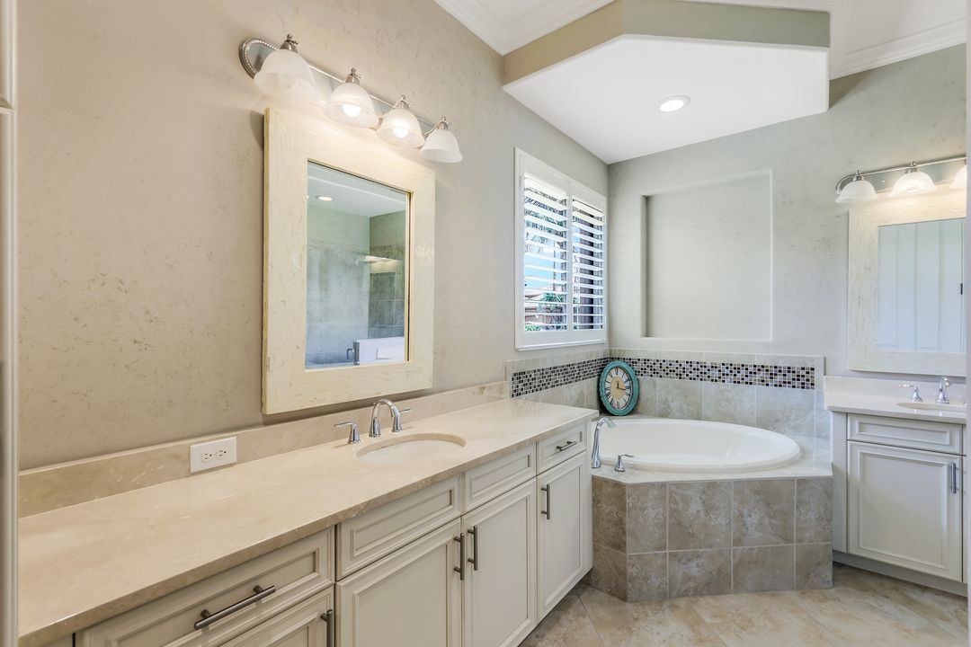 7291 Acorn Way, Naples, FL 34119