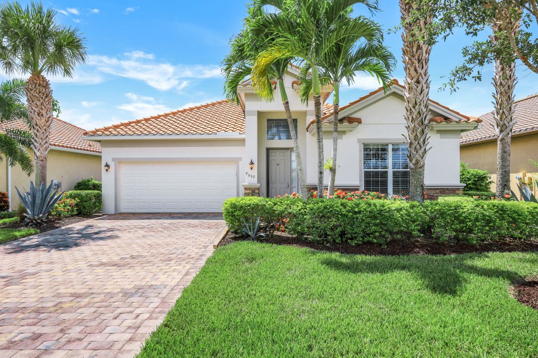 9062 Limestone Ln, Naples, FL 34120