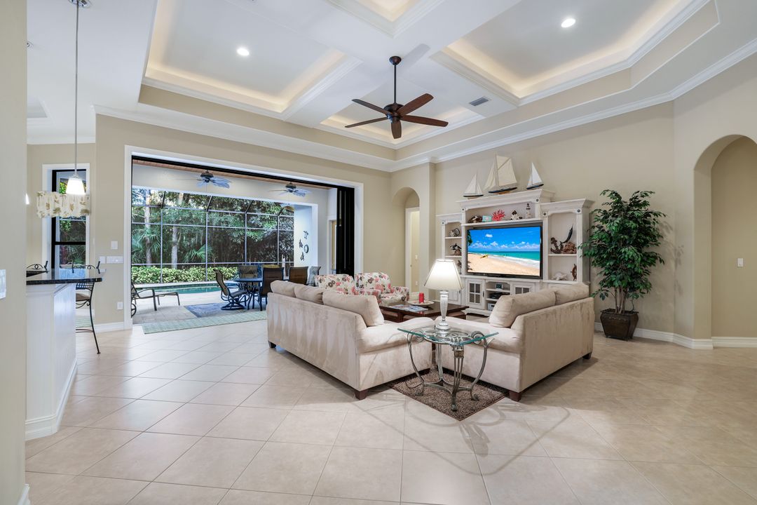 7466 Martinique Terrace, Naples, FL 34113