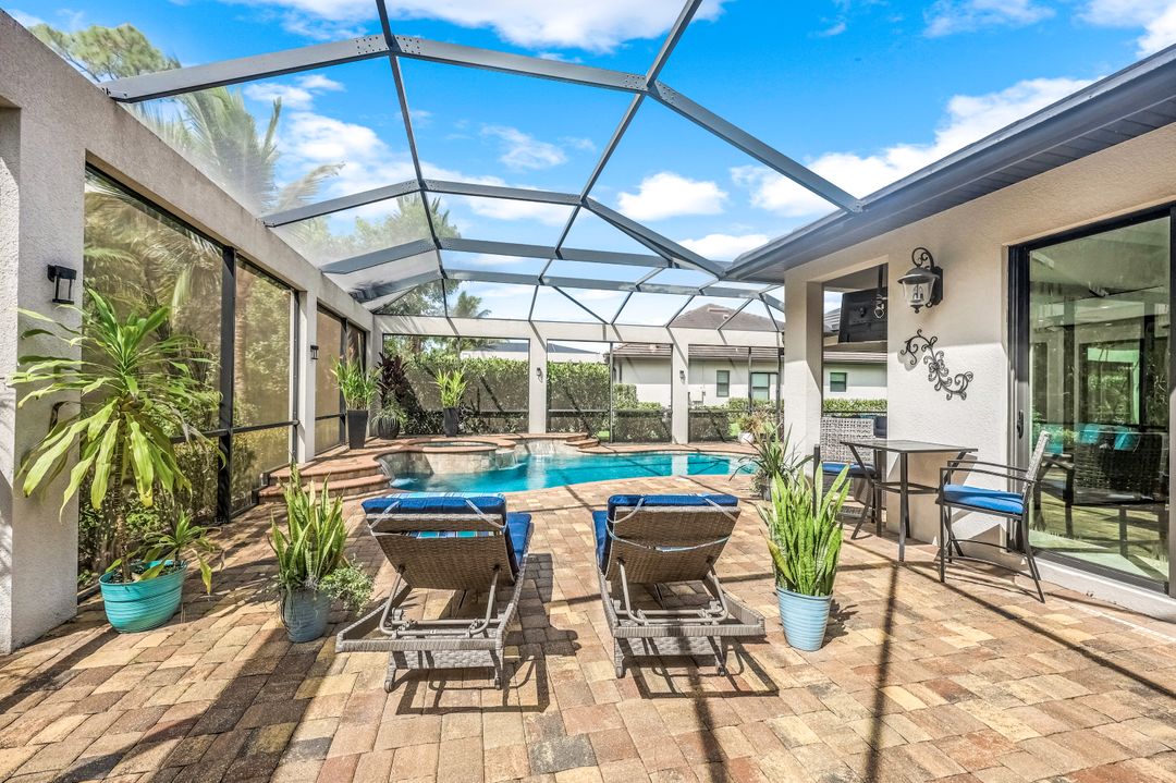 9899 Corso Bello Dr, Naples, FL 34113