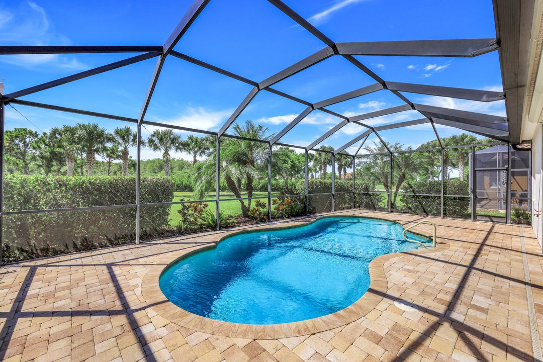 9062 Limestone Ln, Naples, FL 34120