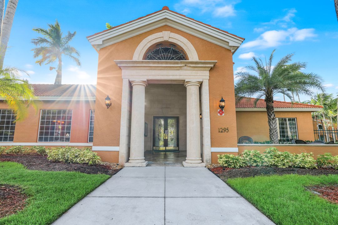 1230 Wildwood Lakes Blvd  #208, Naples, FL 34104