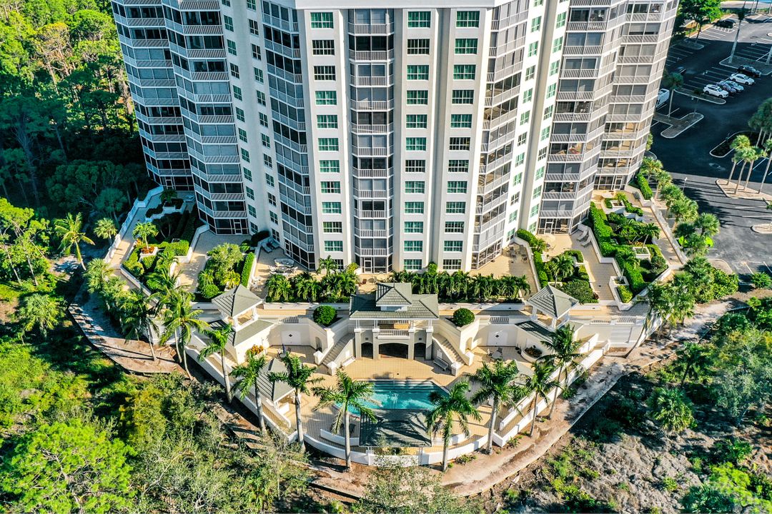 325 Dunes Blvd #405, Naples, FL 34110