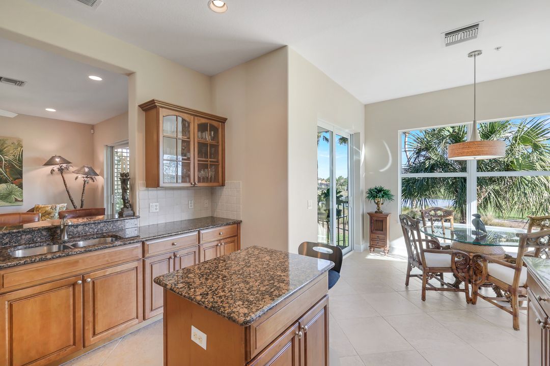 9200 Quartz Ln #202, Naples, FL 34120