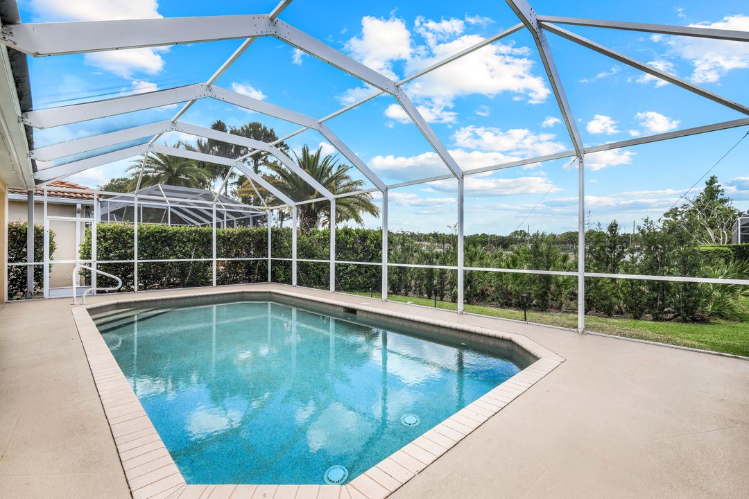 5576 Lago Villaggio Way, Naples, FL 34104