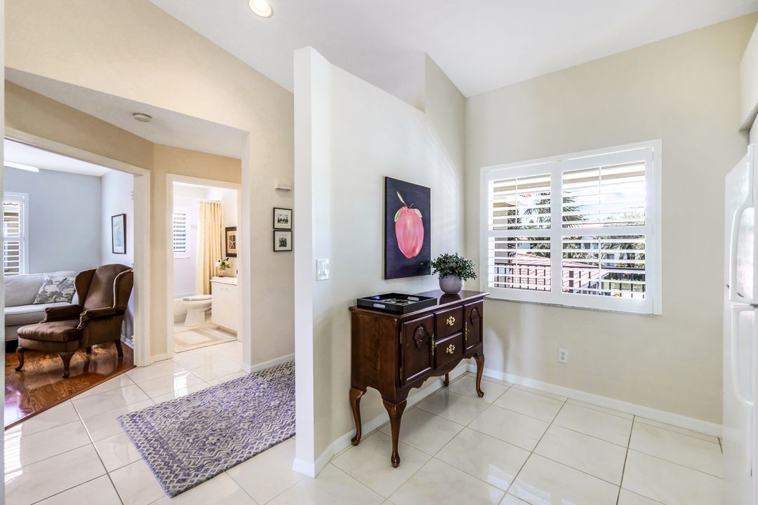 6660 Huntington Lakes Cir #204, Naples, FL 34119