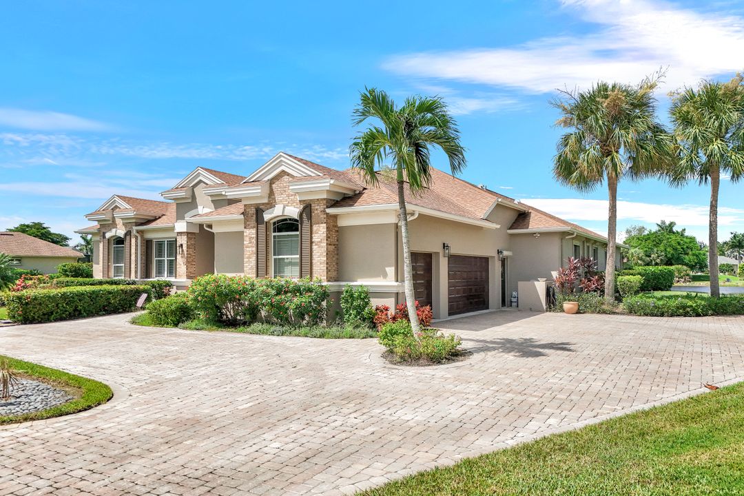 15400 Blackhawk Dr, Fort Myers, FL 33912