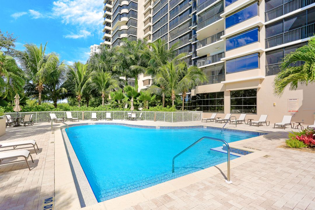 6825 Grenadier Blvd  #2004, Naples, FL 34108