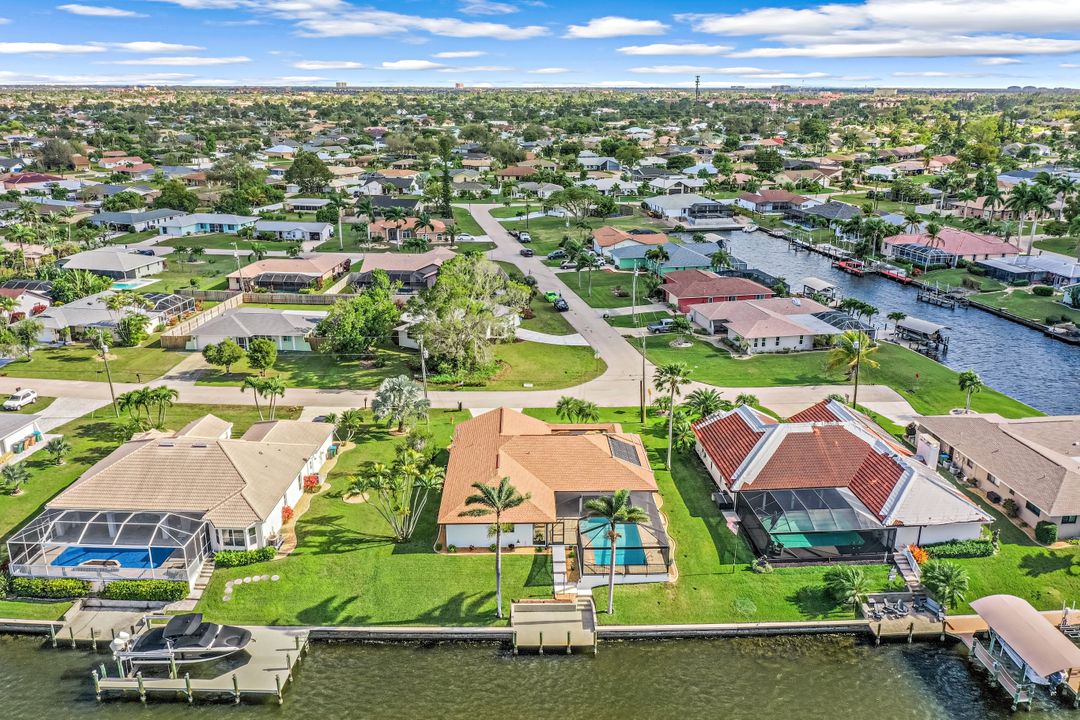 307 SE 33rd Terrace, Cape Coral, FL 33904