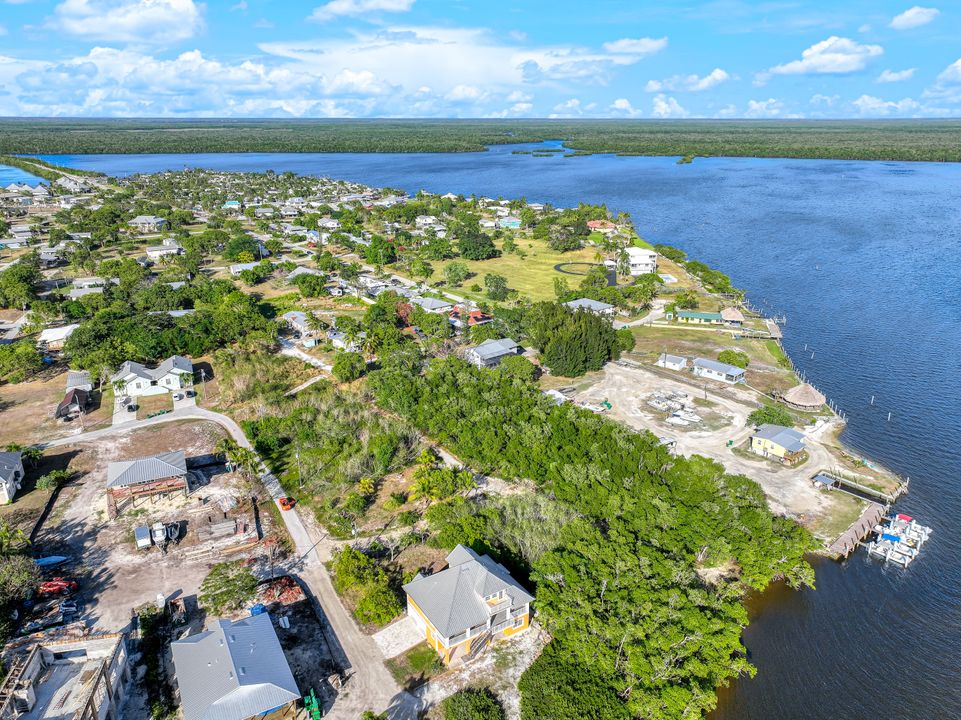 1251 Mangrove Ln, Chokoloskee, FL 34138