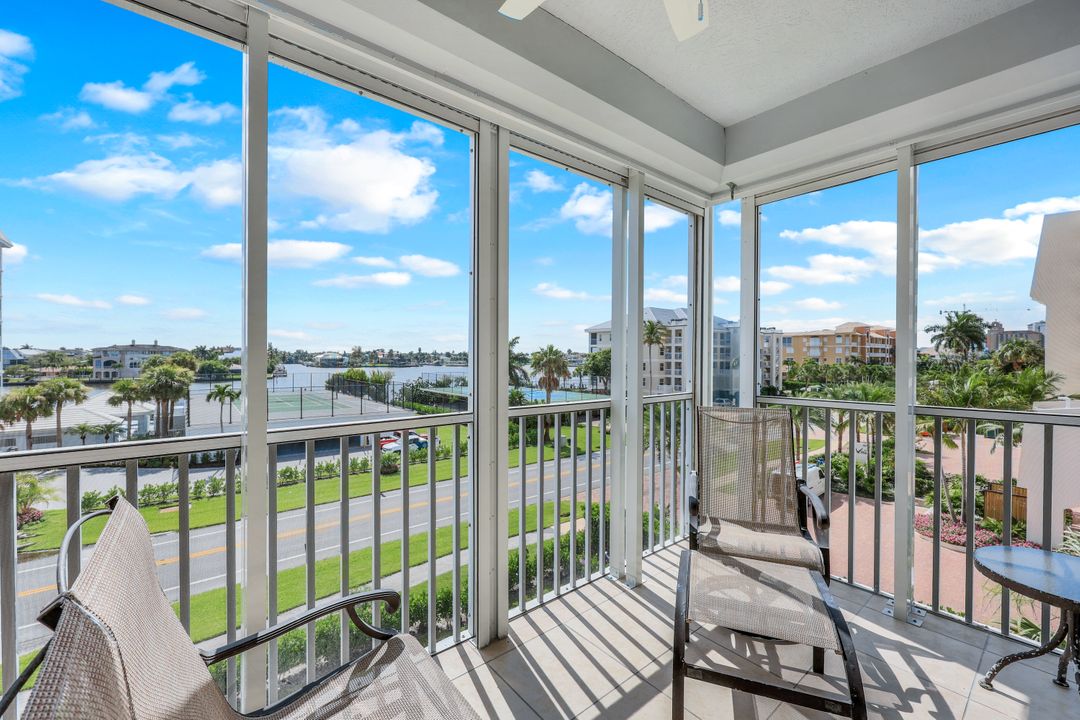 9811 Gulf Shore Dr #201, Naples, FL 34108