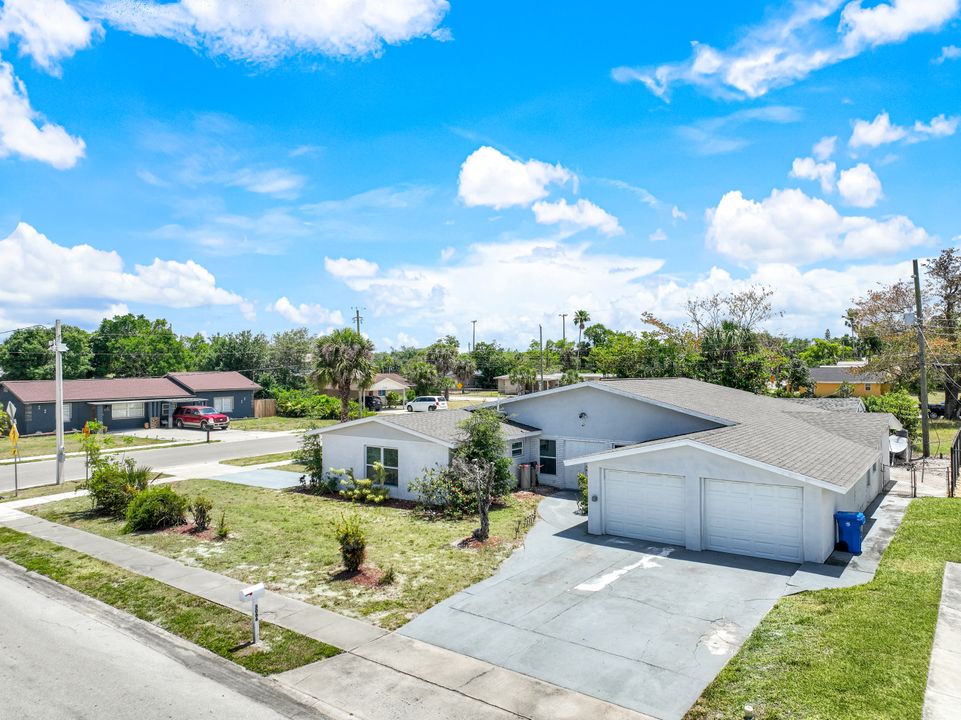 3066 Apache St, Fort Myers, FL 33916