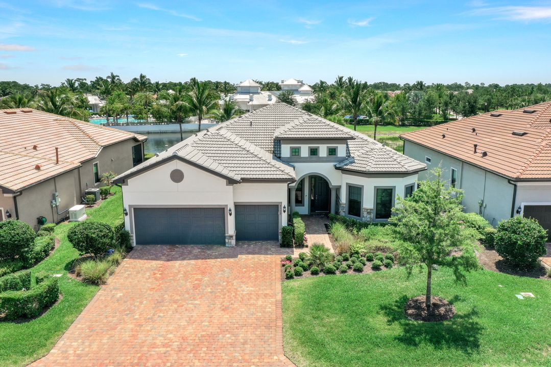 9112 Snowy Owl Wy, Naples, FL 34120