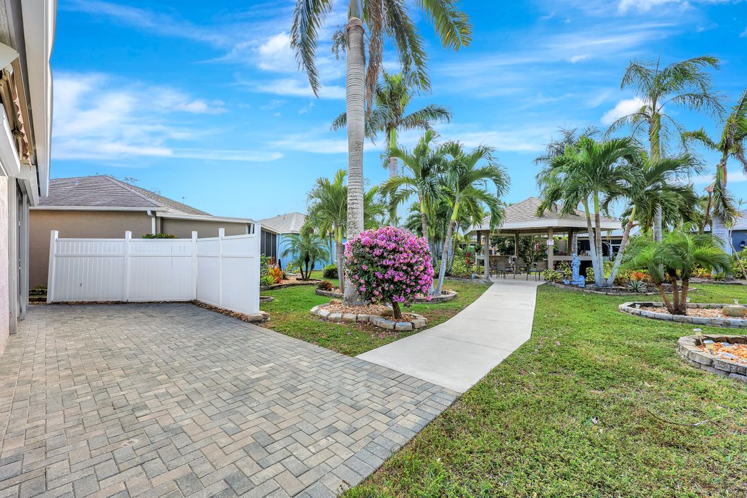 10739 Parrot Cove Cir, Estero, FL 33928