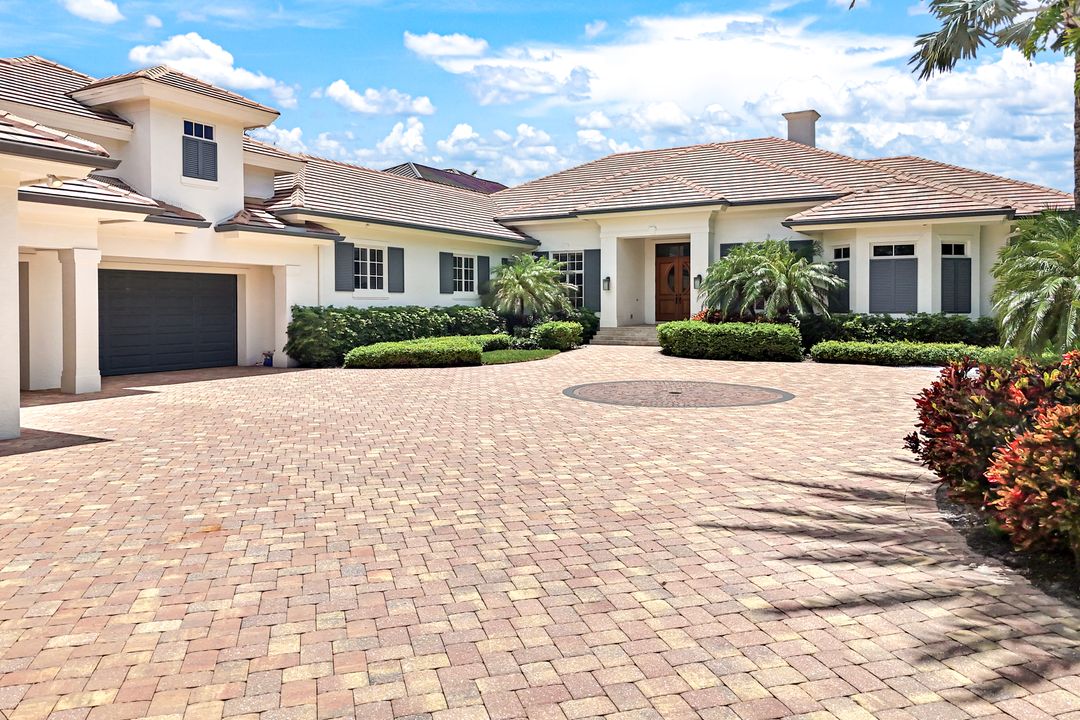 27281 Oak Knoll Dr, Bonita Springs, FL 34134