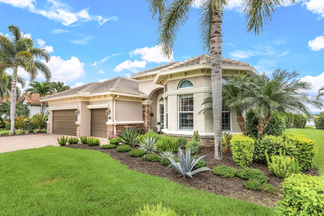 9384 Slate Ct, Naples, FL 34120