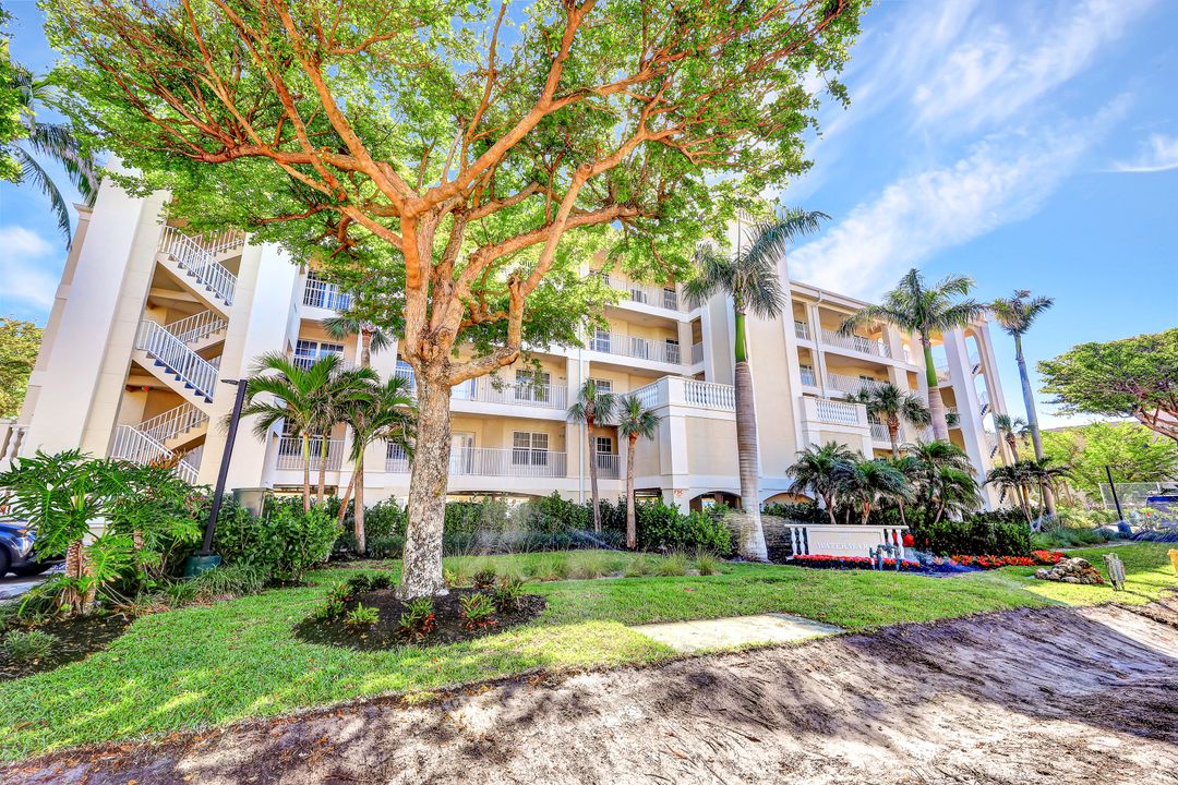 9380 Gulf Shore Dr #401, Naples, FL 34108