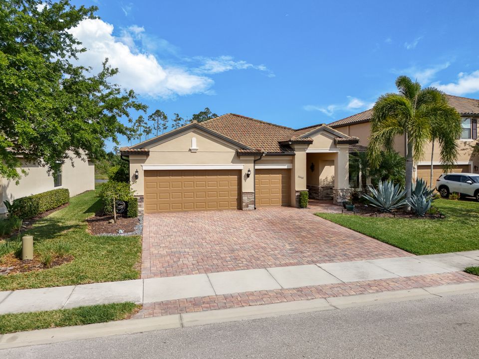 20469 Black Tree Ln, Estero, FL 33928