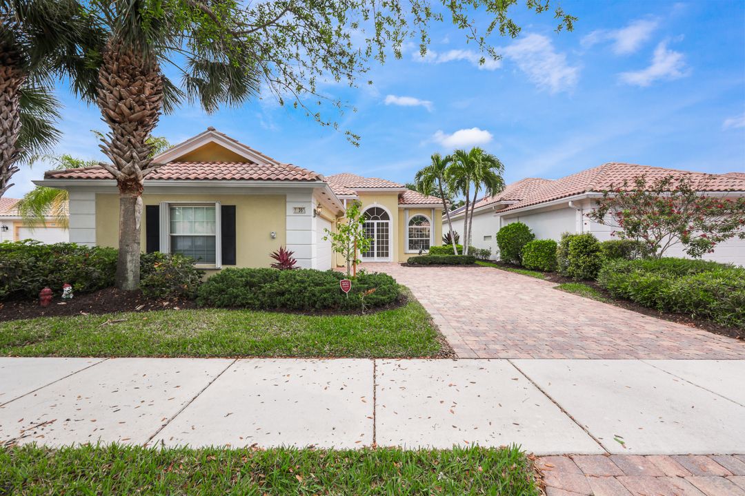 28360 Nautica Ln, Bonita Springs, FL 34135