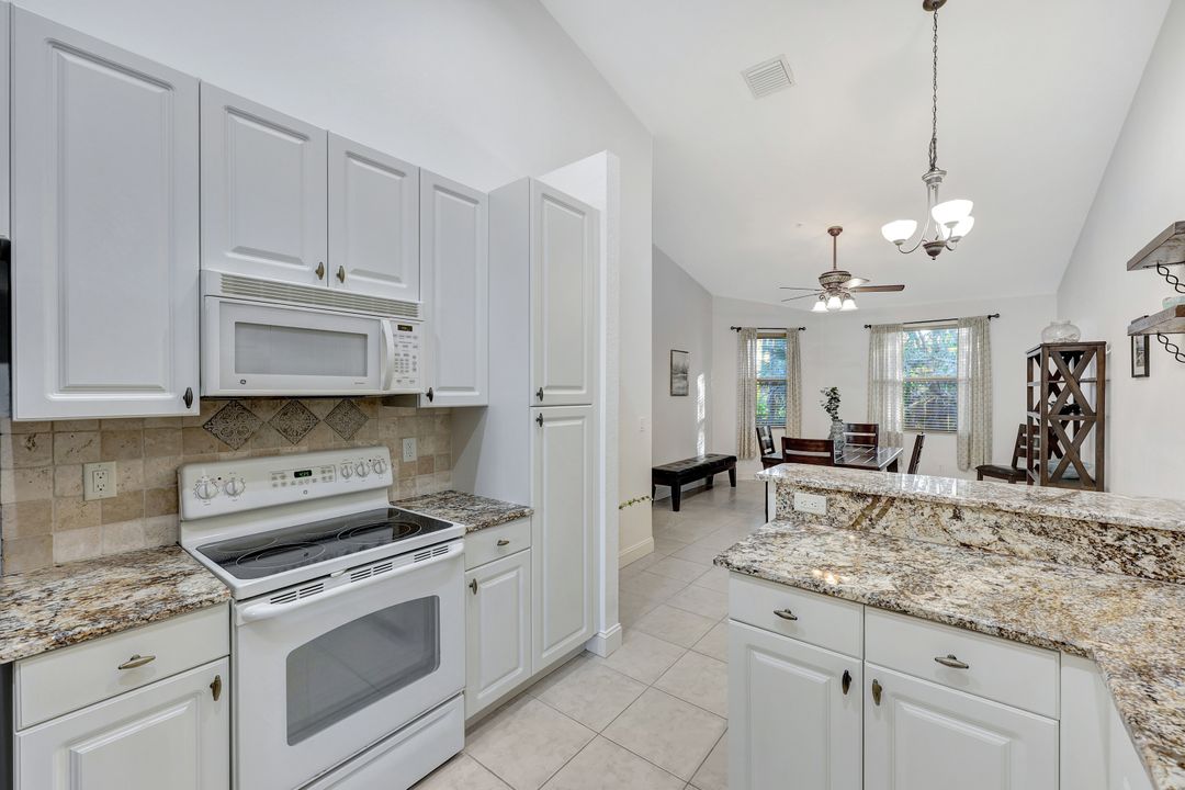 1355 Mariposa Cir #6202, Naples, FL 34105