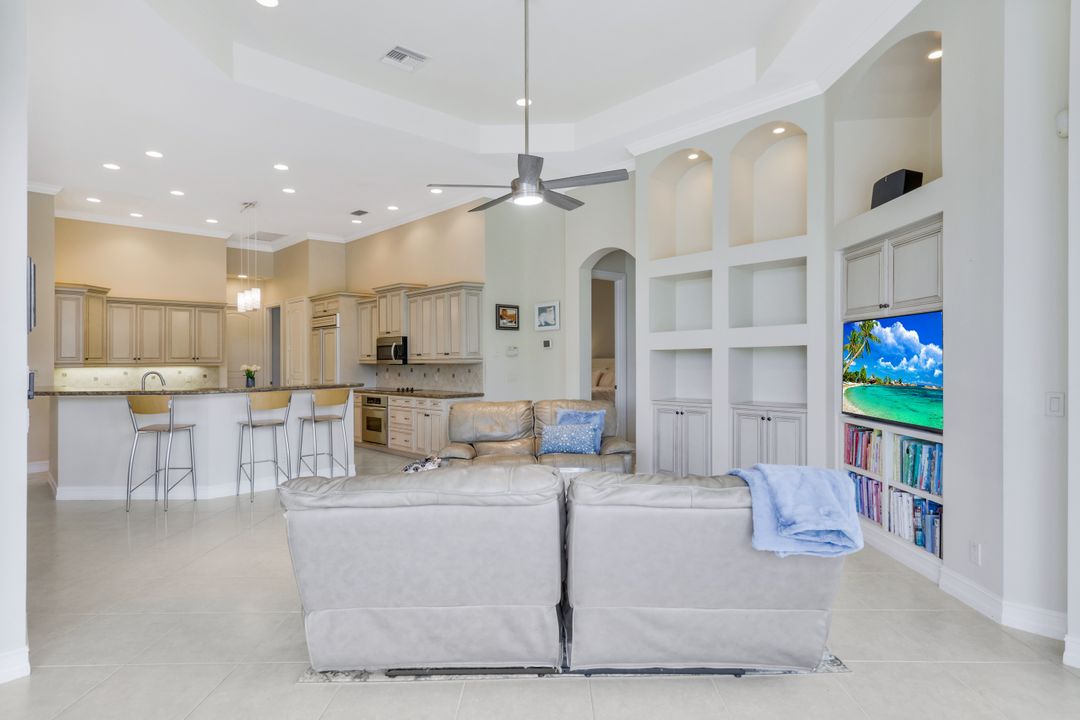 7681 Santa Margherita Way, Naples, FL 34109