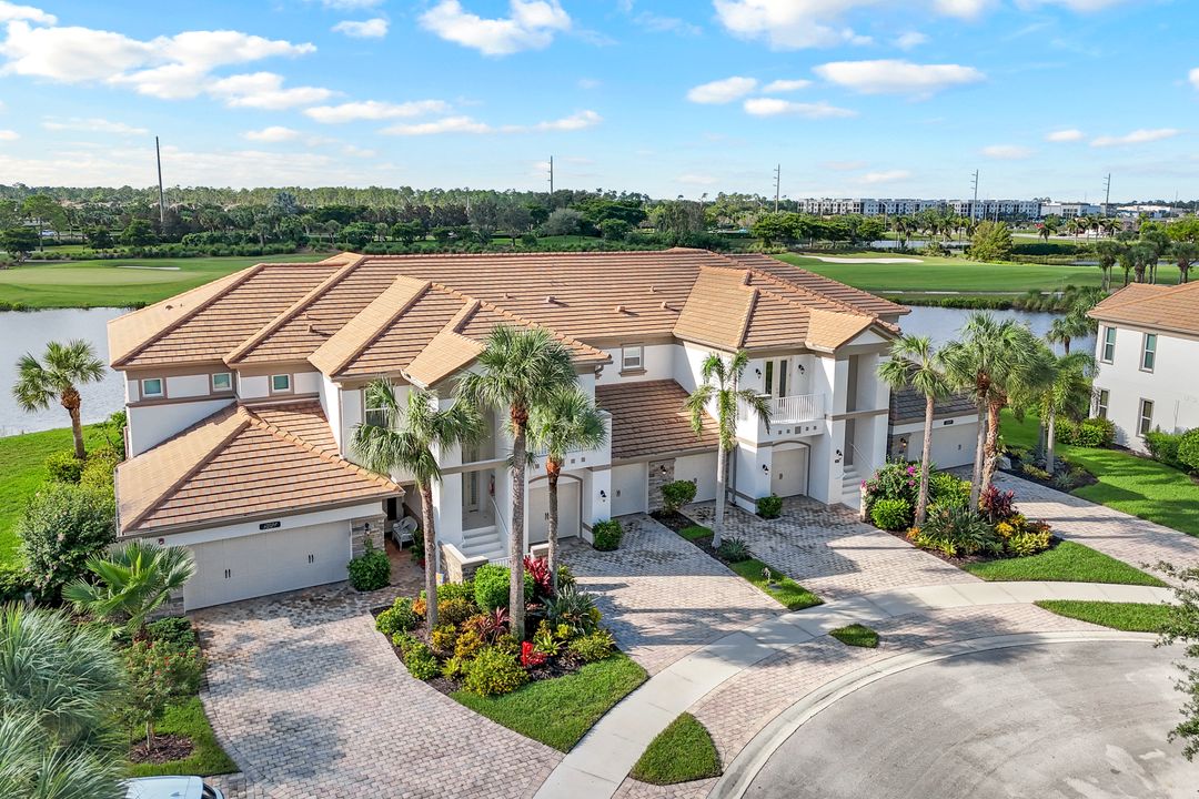 9221 Quartz Ln #202, Naples, FL 34120