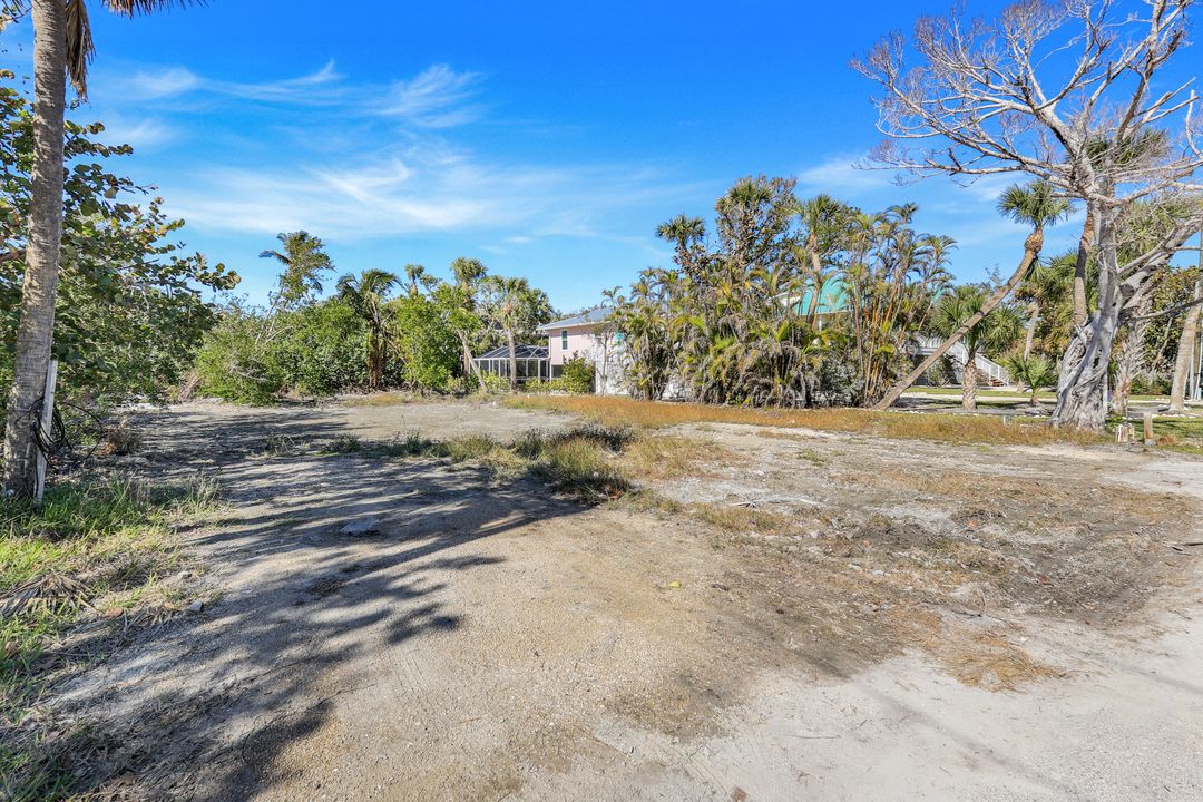 651 Donax St, Sanibel, FL 33957