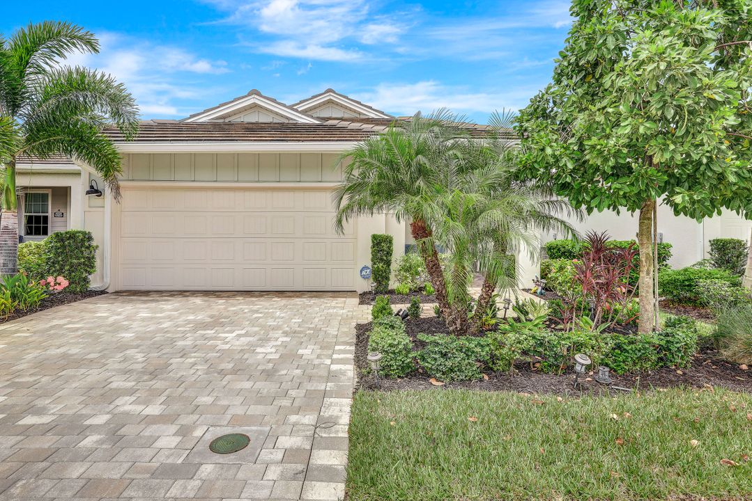 28390 Captiva Shell Lp, Bonita Springs, FL 34135