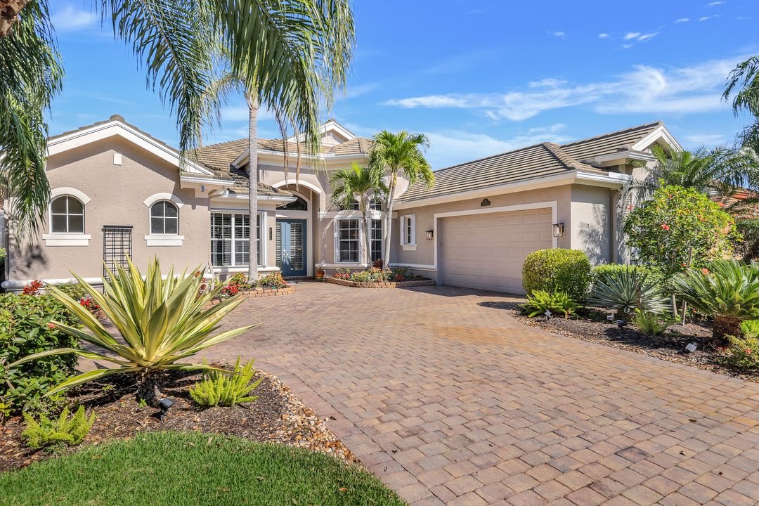 8737 Hideaway Harbor Ct, Naples, FL 34120